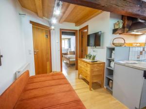 Kuchyň nebo kuchyňský kout v ubytování Apartment Beim Holzschnitzer-2 by Interhome + 30 fotografií