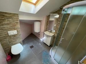 Koupelna v ubytování Villa Maja + 89 fotografií