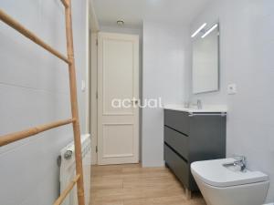 A bathroom at Super Beach 10H
