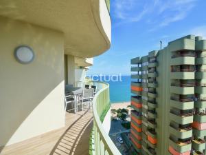 A balcony or terrace at Super Beach 10H