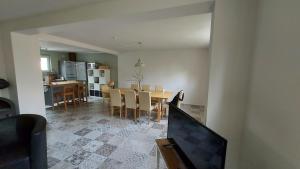 Η κουζίνα ή μικρή κουζίνα στο Ferienhaus Imke Breege +13 φωτογραφίες