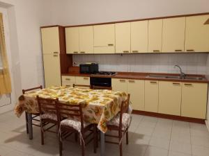 Kuchnia lub aneks kuchenny w obiekcie CASA DIVA