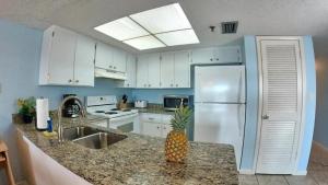 Gallery image of Sea Club Condo #304 in Clearwater Beach