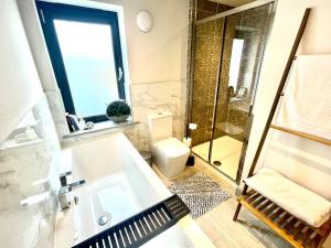 Vannituba majutusasutuses Avalennek +12 fotot