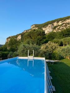 The swimming pool at or close to CASA VIRGINIA