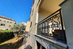 Budynek, w którym mieści się apartament