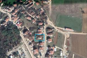 widok na miasto z domami i budynkiem w obiekcie Apartment Relax for max 5 persons Funtana close to the beach w mieście Funtana