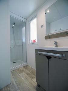 Gallery image of CAMP'HOTEL LE THAO LA ROCHELLE-ILE DE RE in LʼHoumeau