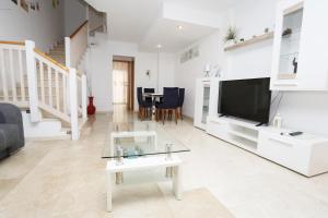 Televízia a/alebo spoločenská miestnosť v ubytovaní Masvacation HR, 4Room, Terrace, Parking