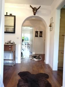 Fotografie z fotogalerie ubytování Elegant terraced house with bicycles, 700 m from the lake, central, like new, quiet, green, children at least 6 a old v destinaci Starnberg