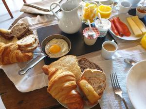 Frokost for gjester på Les Écuries