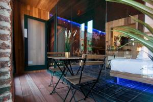 Bazén v ubytování Briggate Hotel nebo v jeho okolí