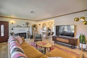 Gallery image of Home with Fire Pit Relax and Retreat by Joshua Tree! in Yucca Valley