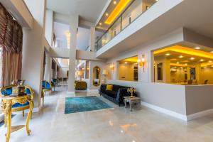 Posezení v ubytování REAL KiNG SUiTE HOTEL