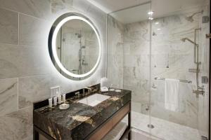 A bathroom at InterContinental San Francisco, an IHG Hotel