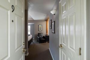 Posezení v ubytování Inn Above Oak Creek Sedona + 84 fotografií