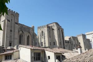 Fotografie z fotogalerie ubytování RÉNOVÉ, vue SUR Palais des Papes, terrasse et WIFI TROISIEME ETAGE v Avignonu