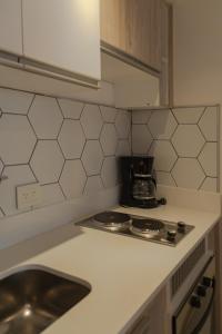 A kitchen or kitchenette at Skyline 4