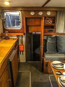 A kitchen or kitchenette at Motor Yacht Sea Wolf