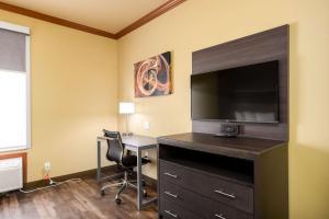 TV a/nebo společenská místnost v ubytování Best Western Plus Portland
