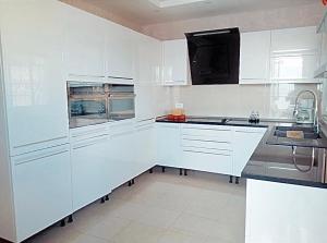 A kitchen or kitchenette at Villa Tezdain