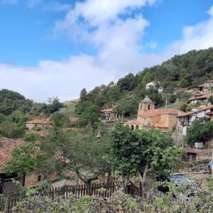 a village on the side of a hill at Nuestra casa de Luriezo in Cabezón de Liébana