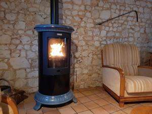 Gallery image of Gîte chaleureux avec jardin, poêle à bois et wifi, entre St Omer et Boulogne sur Mer - FR-1-376-80 in Coulomby