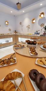 Makanan di atau berdekatan hotel
