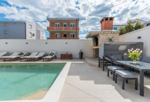 Bazén v ubytování Apartment Pavla with pool nebo v jeho okolí