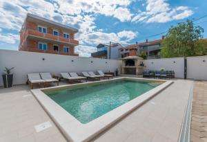 Bazén v ubytování Apartment Pavla with pool nebo v jeho okolí
