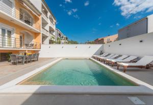 Bazén v ubytování Apartment Pavla with pool nebo v jeho okolí