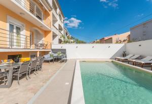 Bazén v ubytovaní Apartment Pavla with pool alebo v jeho blízkosti