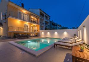 Bazén v ubytování Apartment Pavla with pool nebo v jeho okolí