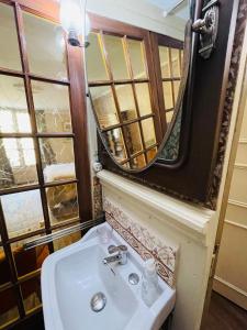 Ett badrum på Epicerie Vieille du Puy en Velay