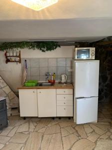 A kitchen or kitchenette at Agro privat