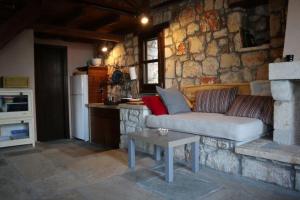 A seating area at wood & stone dream view house A