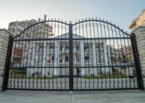 Fotografie z fotogalerie ubytování Hotel Vila Kalcuni Sarande v destinaci Sarandë