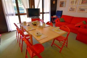 A seating area at Maso 21
