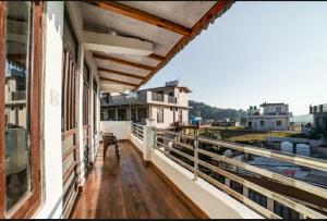 En balkong eller terrass på Himalayan Homestay