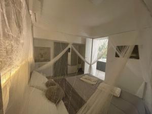 Postel nebo postele na pokoji v ubytování SiricyAus Luxury Room