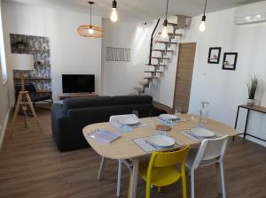 Photo de la galerie de l'établissement duplex appartement 70m2 atypique au cœur du Mans, au Mans