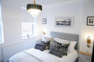 Gallery image of One bedroom luxury ground floor apartment with parking in heart Holt in Holt