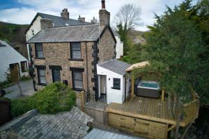 Foto de la galería de Luxurious Cottage with hot tub, Lake District en Duddon