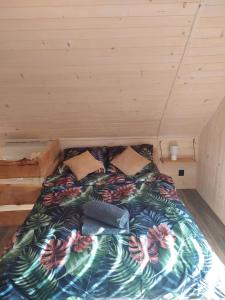 Łóżko lub łóżka w pokoju w obiekcie Uroczy zakątek Karkonoszy