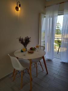 Kép Agia Pelagia seaview Apartment 2 szállásáról Ajía Pelajía Hlomúban a galériában