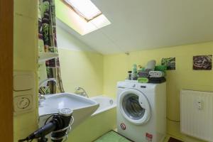 Zdjęcie z galerii obiektu Lovely spacious 3room LOFT UNDER ROOF-100m2-TouristArea w mieście Rauth