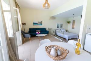 Voodi või voodid majutusasutuse Hotel Omirikon toas +30 fotot