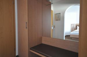 Postel nebo postele na pokoji v ubytování Hotel-Pension-Jasmin