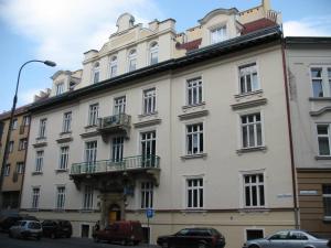 Budova, v ktorej sa apartmán nachádza