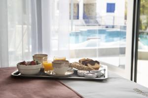 Frühstücksoptionen für Gäste der Unterkunft Aeonian Luxury Suites Asprovalta, Adults Only & Kids 12 Plus